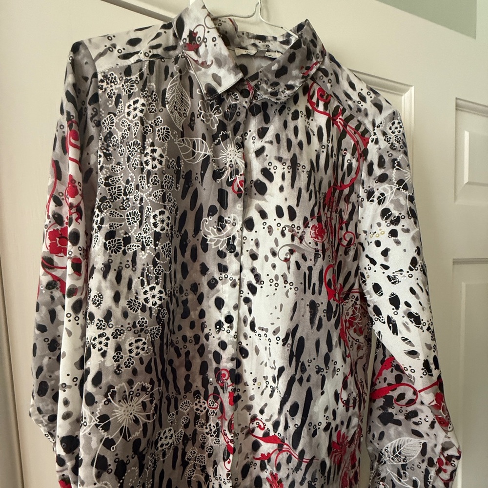 Stylish Women's Patterned Blouse - Black, White, Red